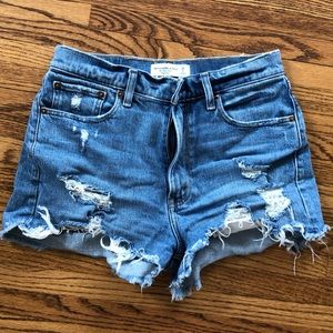 ABERCROMBIE The Mom Short - High Rise